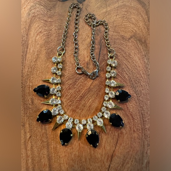 Vintage teardrop and rhinestone choker with gold tone chain - Picture 6 of 8